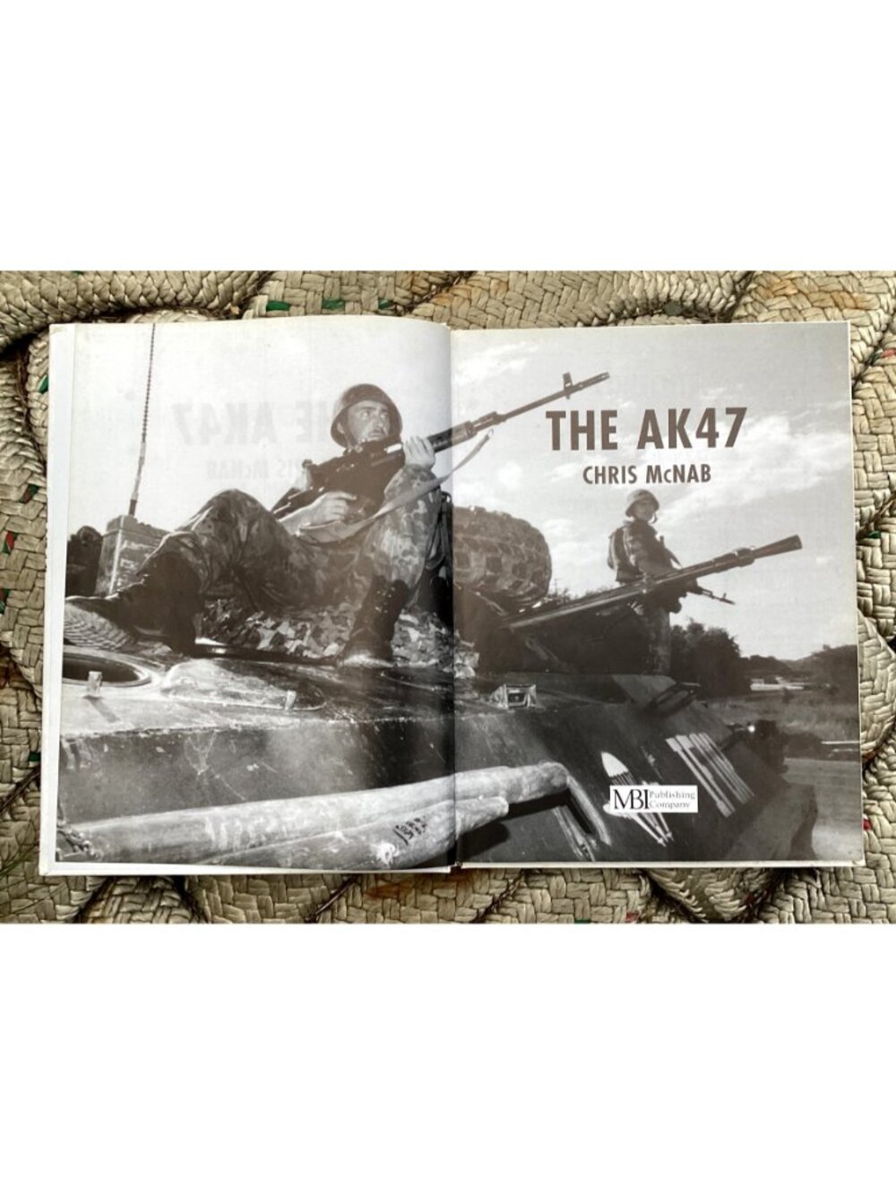 The AK47 By Chris McNab MBI Publishing 2001 Hardbound Illustrated with Photos - Picture 4 of 8